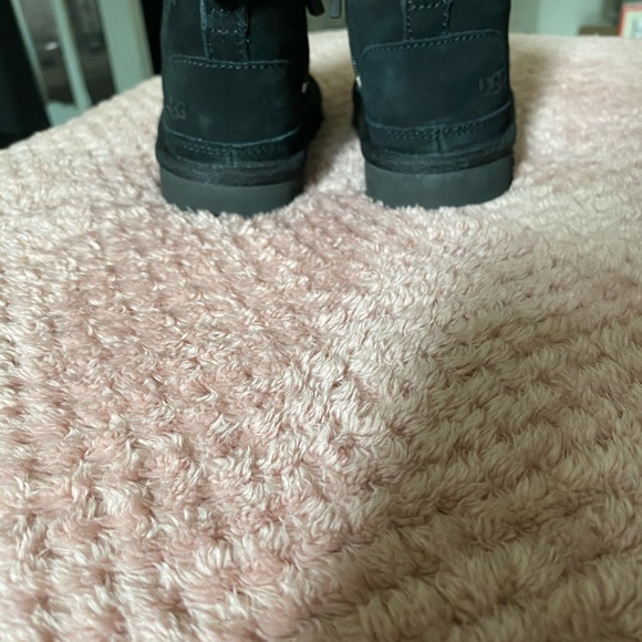 (SOLD).  UGG/ Neumel ll Boot - Picture 2 of 6